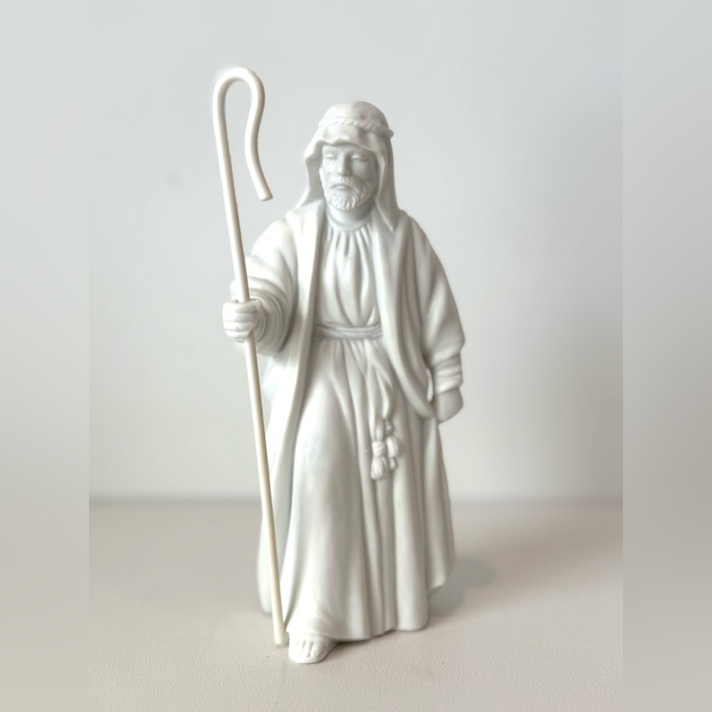 Vintage Avon Nativity Collectibles White Porcelain The Shepherd Figurine 1983
